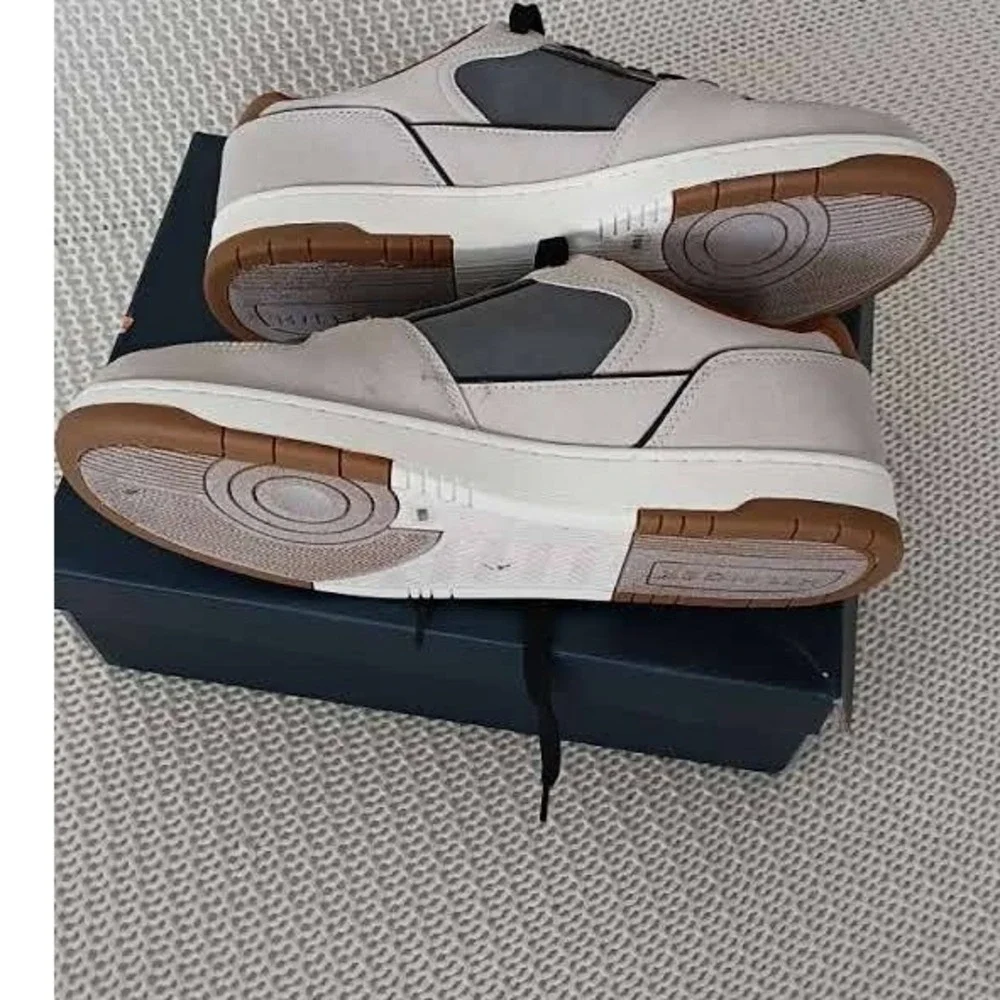 Tommy‎ Hilfiger Tenito Mens Light Gray Low Top Sneakers Size 10 M Memory Foam